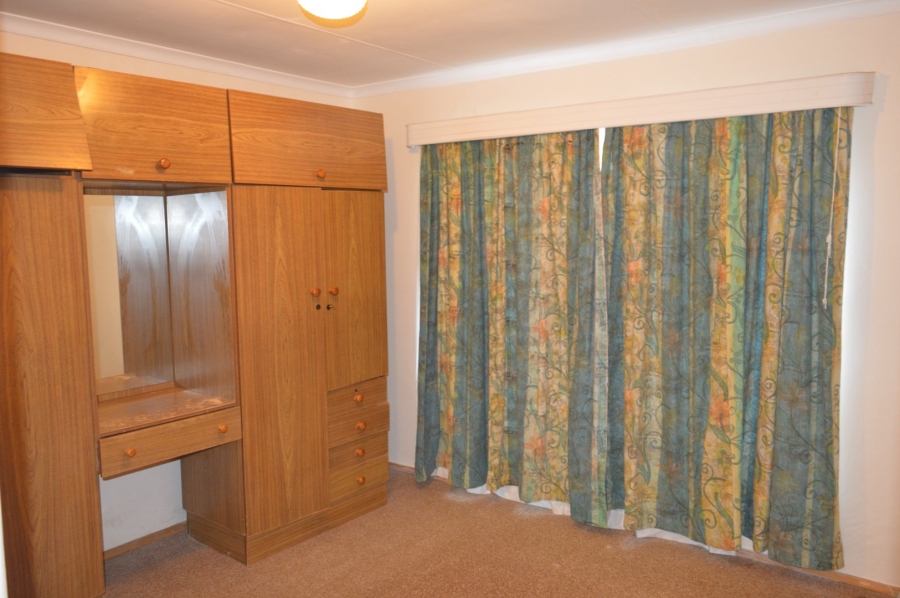To Let 2 Bedroom Property for Rent in Songloed North West